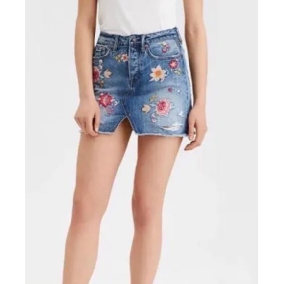 American Eagle embroidered floral denim skirt size 4 - Picture 1 of 7